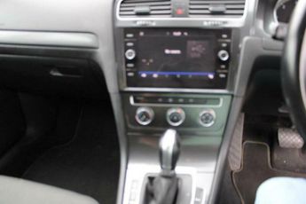 Volkswagen Golf 1.6 TDI SE Nav DSG Euro 6 (s/s) 5dr
