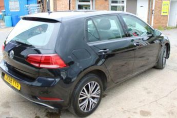 Volkswagen Golf 1.6 TDI SE Nav DSG Euro 6 (s/s) 5dr
