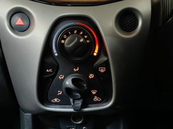 Citroen C1 1.2 PureTech Feel Hatchback 3dr Petrol Manual Euro 6 (82 ps)