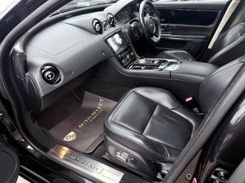 Jaguar XJ D V6 PORTFOLIO