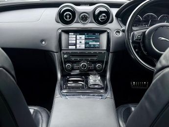 Jaguar XJ D V6 PORTFOLIO
