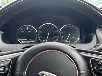 Jaguar XJ D V6 PORTFOLIO