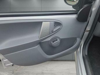 Peugeot 107 1.0 12V Urban 2 Tronic Euro 5 5dr