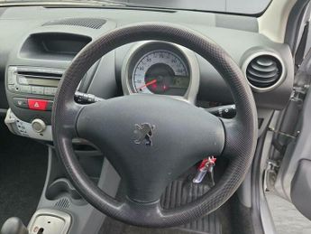 Peugeot 107 1.0 12V Urban 2 Tronic Euro 5 5dr