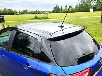 Toyota Yaris 1.5 VVT-h Blue Bi-Tone E-CVT Euro 6 (s/s) 5dr