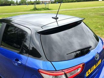 Toyota Yaris 1.5 VVT-h Blue Bi-Tone E-CVT Euro 6 (s/s) 5dr