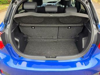 Toyota Yaris 1.5 VVT-h Blue Bi-Tone E-CVT Euro 6 (s/s) 5dr