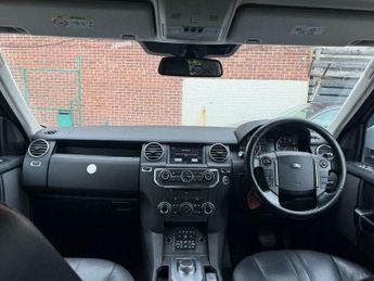 Land Rover Discovery 3.0 SD V6 XS Station Wagon Auto 4WD 5dr