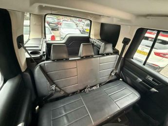 Land Rover Discovery 3.0 SD V6 XS Station Wagon Auto 4WD 5dr