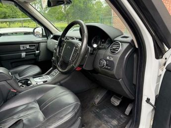 Land Rover Discovery 3.0 SD V6 XS Station Wagon Auto 4WD 5dr