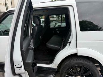 Land Rover Discovery 3.0 SD V6 XS Station Wagon Auto 4WD 5dr