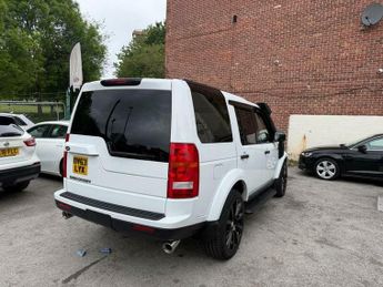 Land Rover Discovery 3.0 SD V6 XS Station Wagon Auto 4WD 5dr