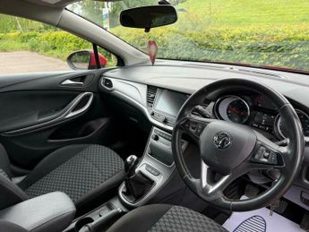 Vauxhall Astra 1.6 CDTi ecoTEC BlueInjection Tech Line Nav Euro 6 (s/s) 5dr