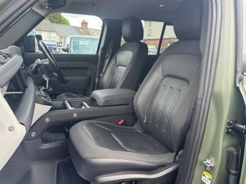 Land Rover Defender 2.0 SD4 SE SUV 5dr Diesel Auto 4WD Euro 6 (s/s) (240 ps)