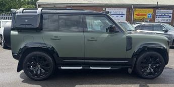 Land Rover Defender 2.0 SD4 SE SUV 5dr Diesel Auto 4WD Euro 6 (s/s) (240 ps)