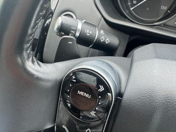 Land Rover Discovery 3.0 SD V6 Anniversary Edition SUV 5dr Diesel Auto 4WD Euro 6 (s/