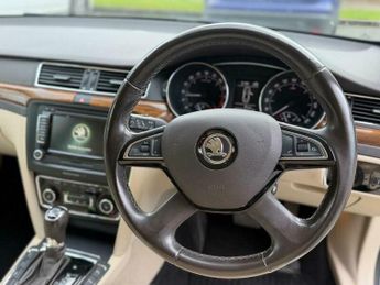 Skoda Superb 2.0 TDI Laurin & Klement DSG 4WD Euro 5 (s/s) 5dr