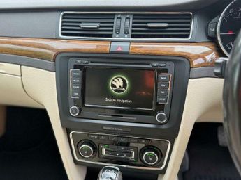 Skoda Superb 2.0 TDI Laurin & Klement DSG 4WD Euro 5 (s/s) 5dr