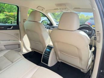 Skoda Superb 2.0 TDI Laurin & Klement DSG 4WD Euro 5 (s/s) 5dr