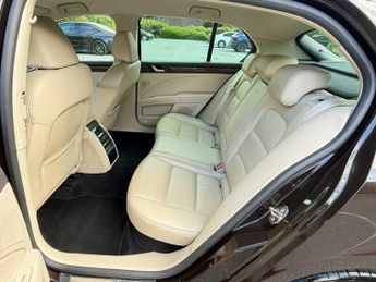 Skoda Superb 2.0 TDI Laurin & Klement DSG 4WD Euro 5 (s/s) 5dr