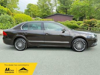 Skoda Superb 2.0 TDI Laurin & Klement DSG 4WD Euro 5 (s/s) 5dr