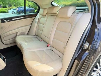 Skoda Superb 2.0 TDI Laurin & Klement DSG 4WD Euro 5 (s/s) 5dr