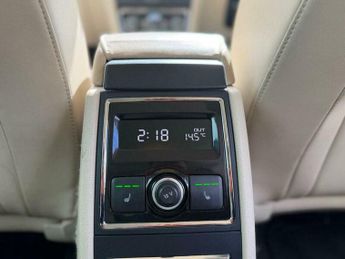 Skoda Superb 2.0 TDI Laurin & Klement DSG 4WD Euro 5 (s/s) 5dr