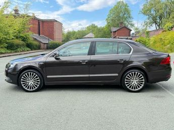 Skoda Superb 2.0 TDI Laurin & Klement DSG 4WD Euro 5 (s/s) 5dr