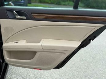 Skoda Superb 2.0 TDI Laurin & Klement DSG 4WD Euro 5 (s/s) 5dr