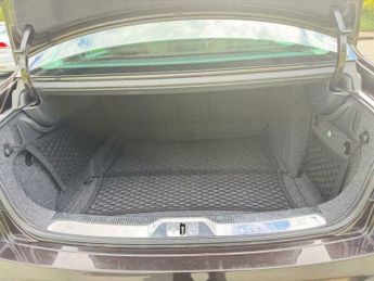 Skoda Superb 2.0 TDI Laurin & Klement DSG 4WD Euro 5 (s/s) 5dr