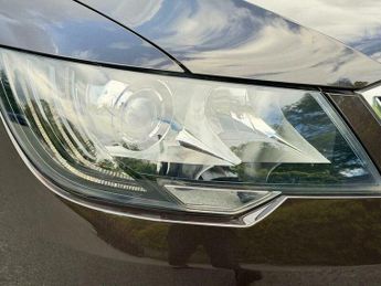 Skoda Superb 2.0 TDI Laurin & Klement DSG 4WD Euro 5 (s/s) 5dr