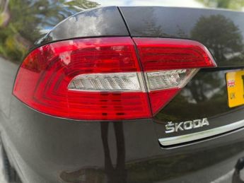 Skoda Superb 2.0 TDI Laurin & Klement DSG 4WD Euro 5 (s/s) 5dr