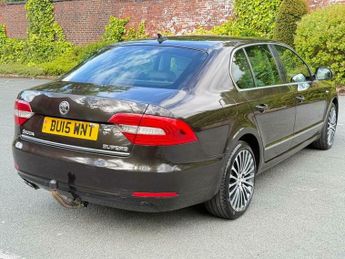 Skoda Superb 2.0 TDI Laurin & Klement DSG 4WD Euro 5 (s/s) 5dr