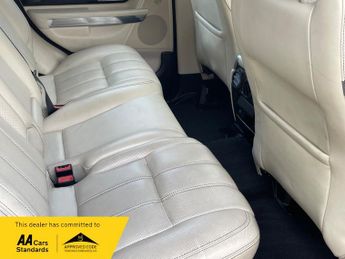 Land Rover Range Rover Sport 3.0 SD V6 HSE Luxury SUV 5dr Diesel Auto 4WD Euro 5 (255 bhp)