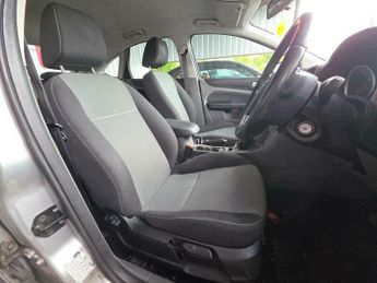 Ford Focus 1.6 Zetec S 5dr
