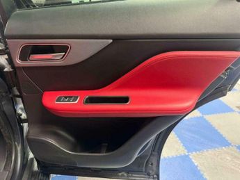 Jaguar F-Pace 3.0 F-PACE V6 S AWD D Auto 4WD 5dr
