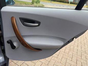 BMW 1 SERIES 2.0 118i SE Hatchback 5dr Petrol Steptronic Euro 4 (129 ps)