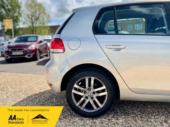 Volkswagen Golf SE TDI BLUEMOTION