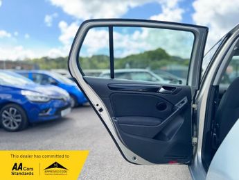 Volkswagen Golf SE TDI BLUEMOTION