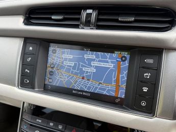 Jaguar XF 2.0d Portfolio Auto Euro 6 4dr 177BHP