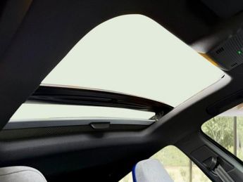 Volkswagen Golf R TSI 4MOTION DSG
