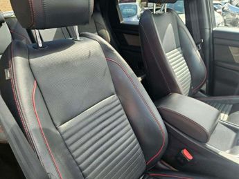 Land Rover Discovery Sport R-DYNAMIC HSE