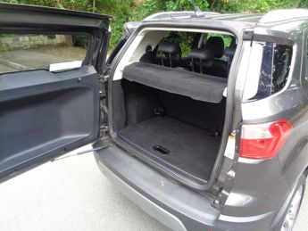 Ford ECOSPORT TITANIUM