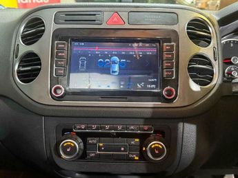 Volkswagen Tiguan 2.0 TDI Match DSG 4WD Euro 5 5dr