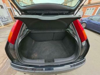 Ford Focus 1.6i 16v LX 5dr