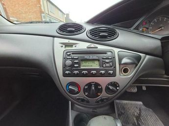 Ford Focus 1.6i 16v LX 5dr