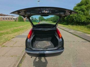Ford Focus 1.6i 16v LX 5dr