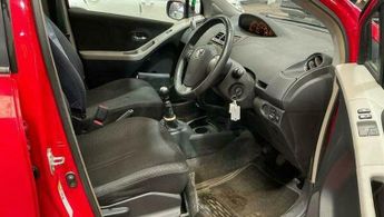 Toyota Yaris 1.33 Dual VVT-i T Spirit Euro 5 (s/s) 5dr