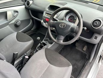 Toyota AYGO VVT-I +