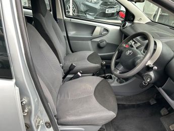 Toyota AYGO VVT-I +